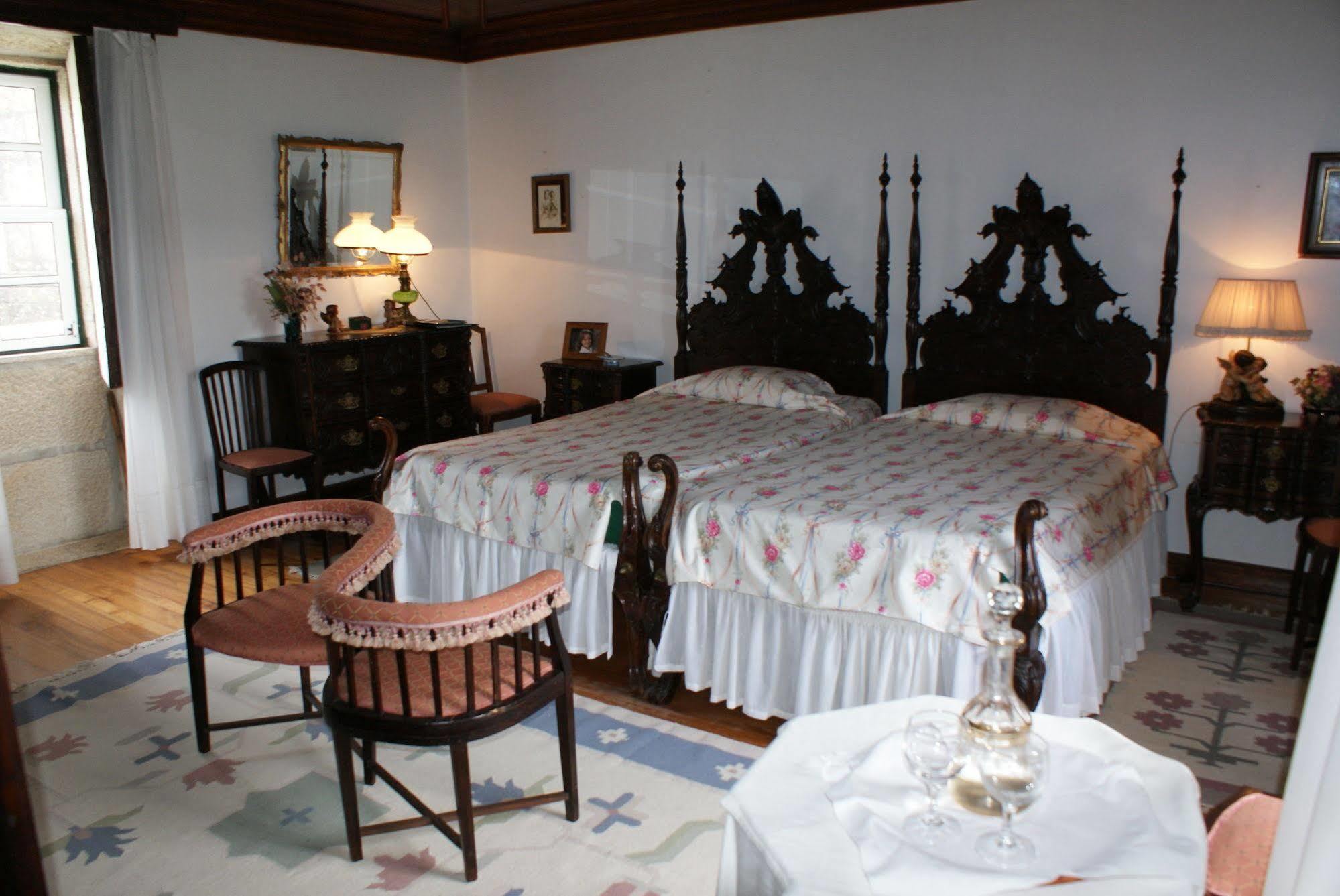 Bed and Breakfast Casa Dos Assentos De Quintiaes Barcelos Esterno foto
