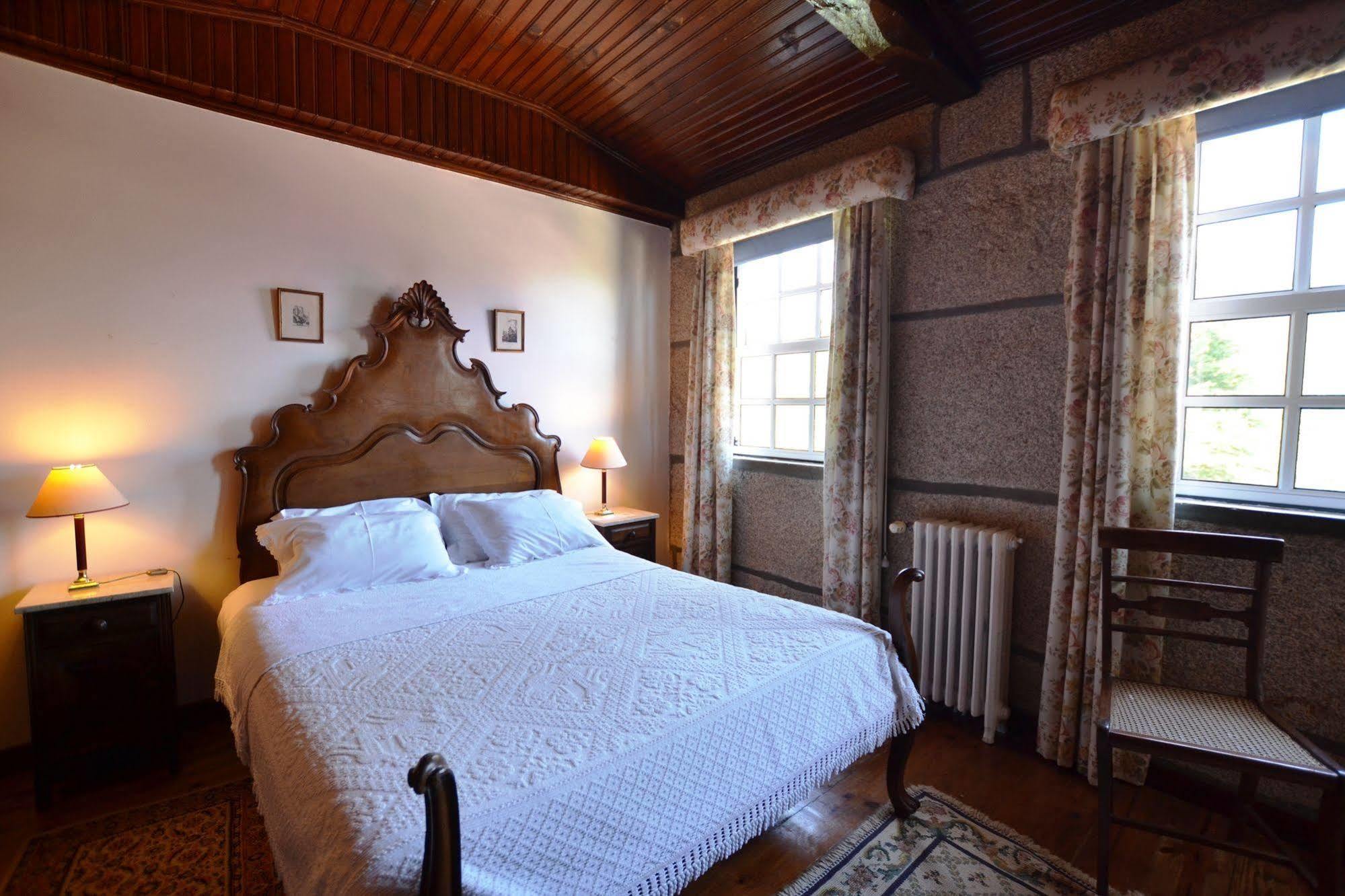 Bed and Breakfast Casa Dos Assentos De Quintiaes Barcelos Esterno foto