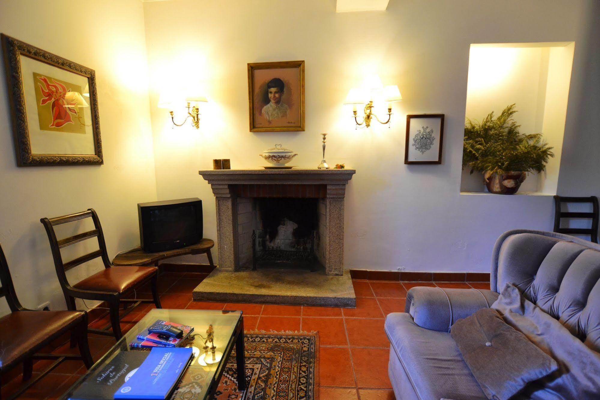 Bed and Breakfast Casa Dos Assentos De Quintiaes Barcelos Esterno foto